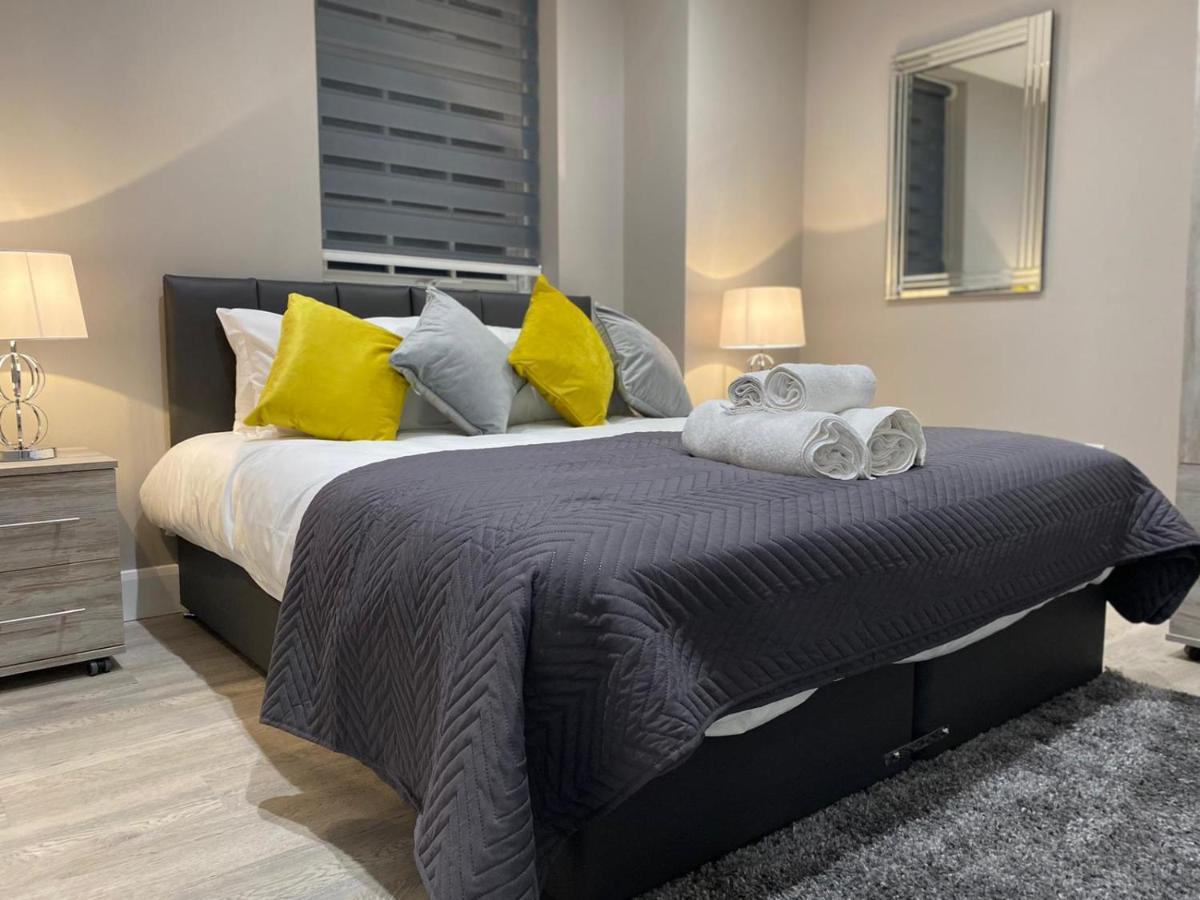 Amazing Central High Street Self Contained Apartments By Syl Watford  Exterior foto