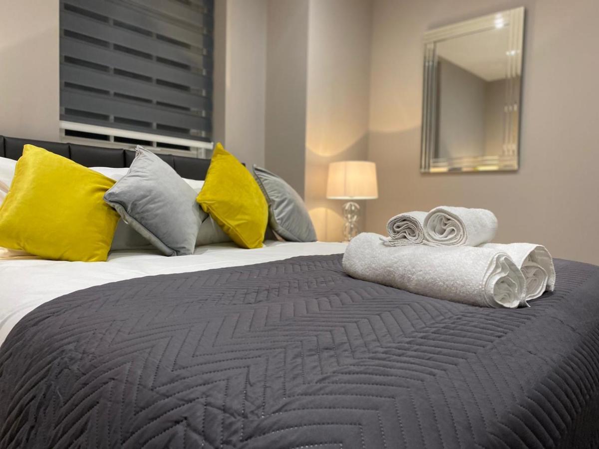 Amazing Central High Street Self Contained Apartments By Syl Watford  Exterior foto