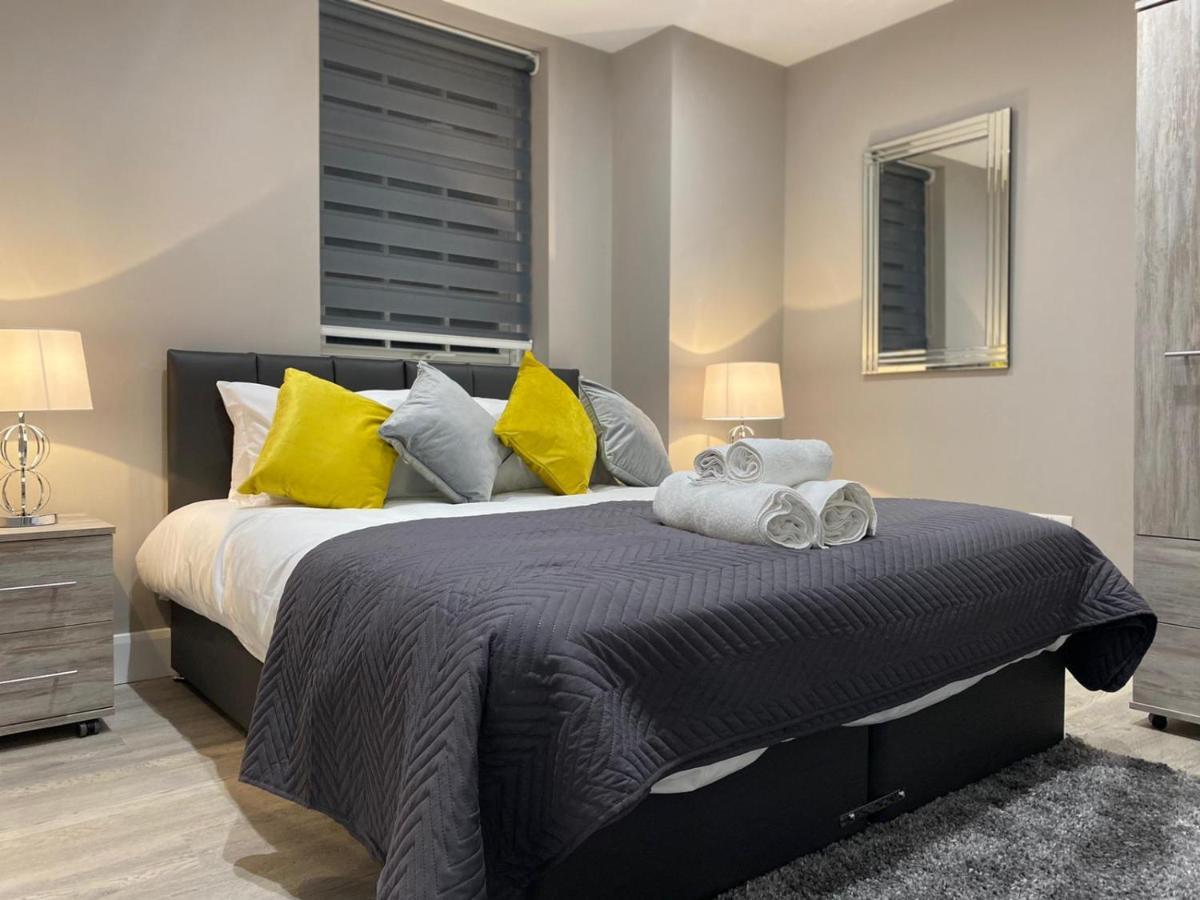 Amazing Central High Street Self Contained Apartments By Syl Watford  Exterior foto